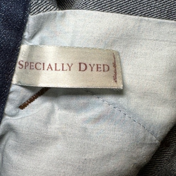 🌻 Eddie Bauer Curvy Jeans Women’s size 4 Dark Distressed Denim - Picture 12 of 13